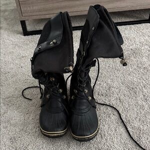 Sorel Black Lace-Up winter boots